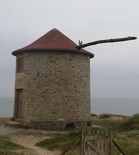 Cantinho D'avo - מלון